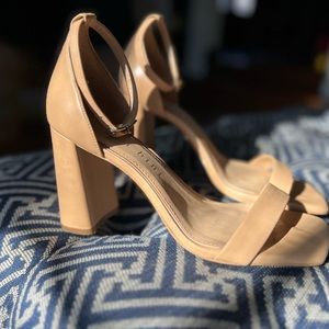 Nude heel
